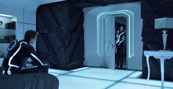 http://latimesblogs.latimes.com/home_blog/2010/12/tron-legacy-set-design-.html