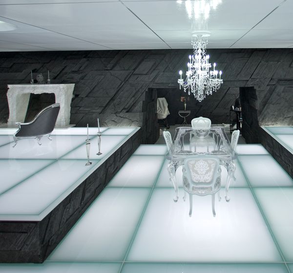 http://latimesblogs.latimes.com/home_blog/2010/12/tron-legacy-set-design-.html